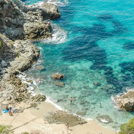 1 Bedroom Beautiful In Apartment Ricadi