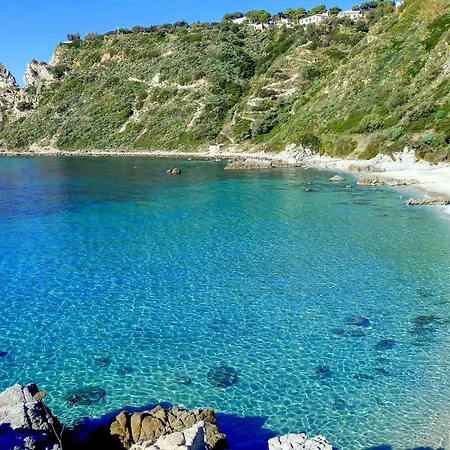 1 Bedroom Beautiful In Apartment Ricadi