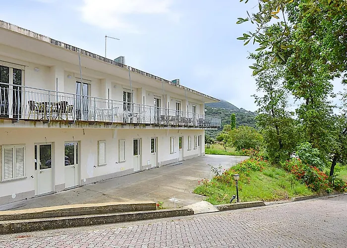 1 Bedroom Beautiful In Lägenhet *