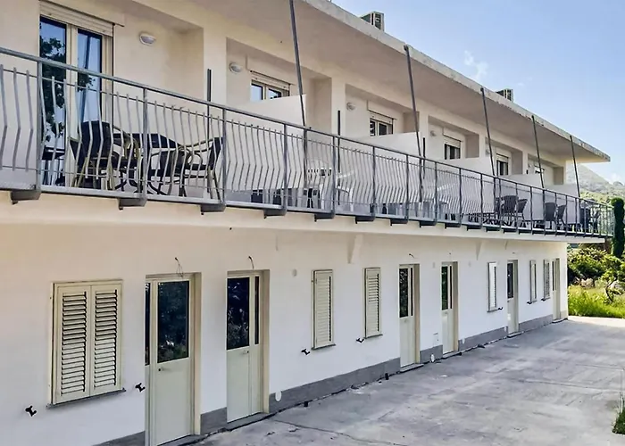 1 Bedroom Beautiful In Lägenhet